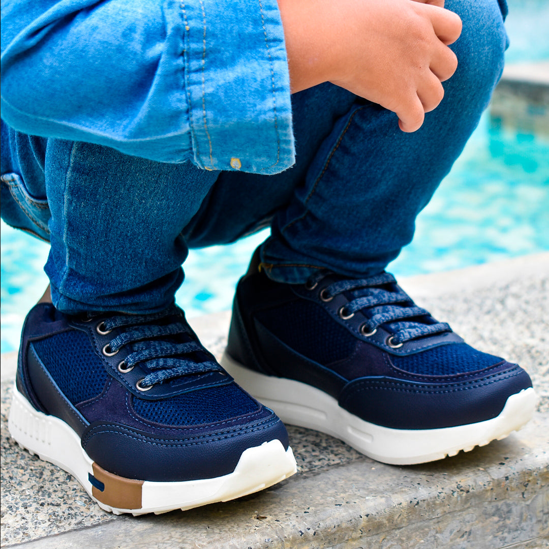 Zapatos deportivos azul marino de niño Pocholin